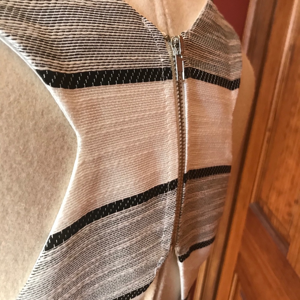 HOST PICK! NWOT. Gray/ White Dress - Picture 7 of 16